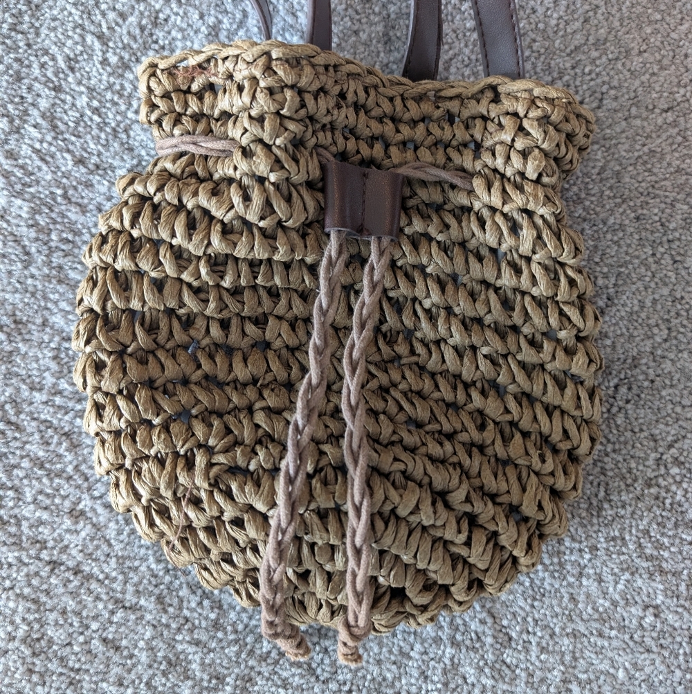 Straw Mini Bucket Back - Picture 4 of 8